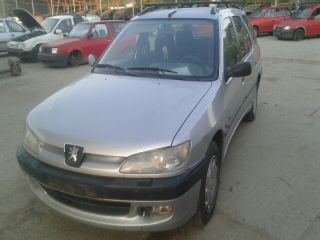 bontott PEUGEOT 306 Homlokfal (Üres lemez)