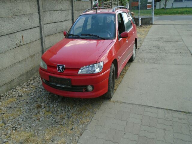 bontott PEUGEOT 306 Homlokfal (Üres lemez)