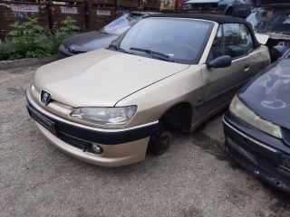 bontott PEUGEOT 306 Motor Tartó Bak Jobb