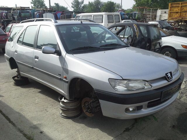 bontott PEUGEOT 306 Bal Féltengely