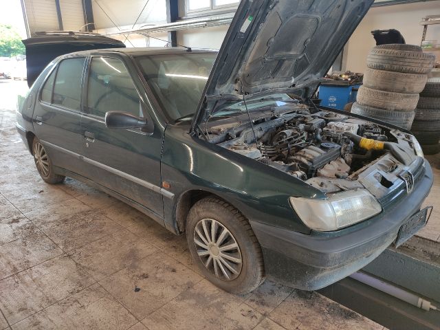 bontott PEUGEOT 306 Homlokfal (Üres lemez)