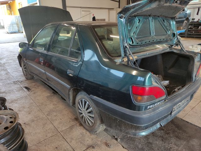 bontott PEUGEOT 306 Homlokfal (Üres lemez)