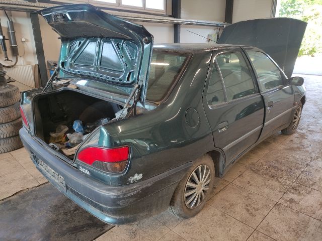 bontott PEUGEOT 306 Homlokfal (Üres lemez)