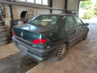 bontott PEUGEOT 306 Jobb első Csonkállvány Kerékaggyal