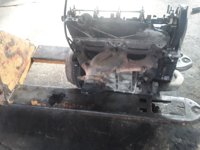 bontott PEUGEOT 306 Motor (Fűzött blokk hengerfejjel)