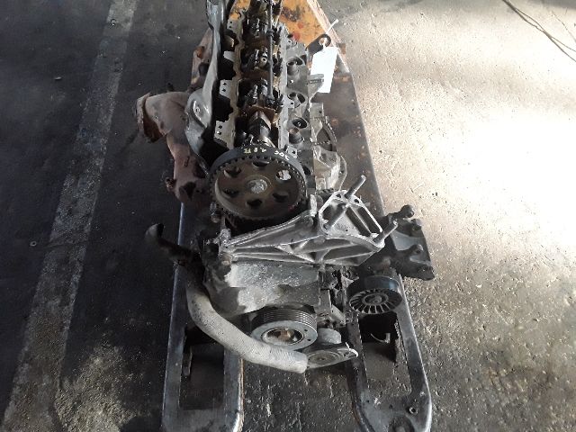 bontott PEUGEOT 306 Motor (Fűzött blokk hengerfejjel)