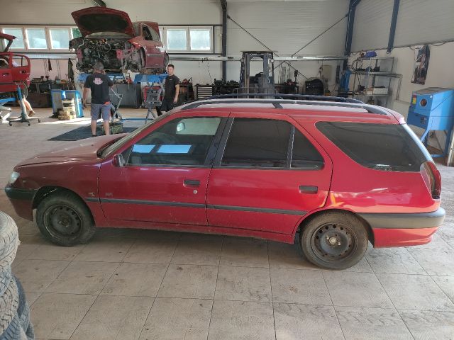 bontott PEUGEOT 306 Bal első Csonkállvány Kerékaggyal