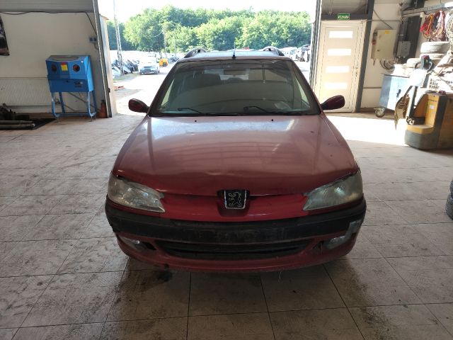 bontott PEUGEOT 306 Bal első Csonkállvány Kerékaggyal