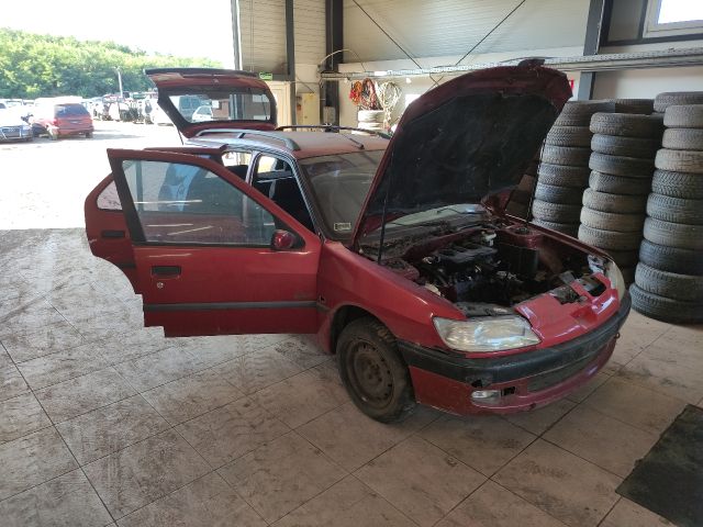 bontott PEUGEOT 306 Bal első Csonkállvány Kerékaggyal