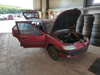 bontott PEUGEOT 306 Bal első Féknyereg Munkahengerrel