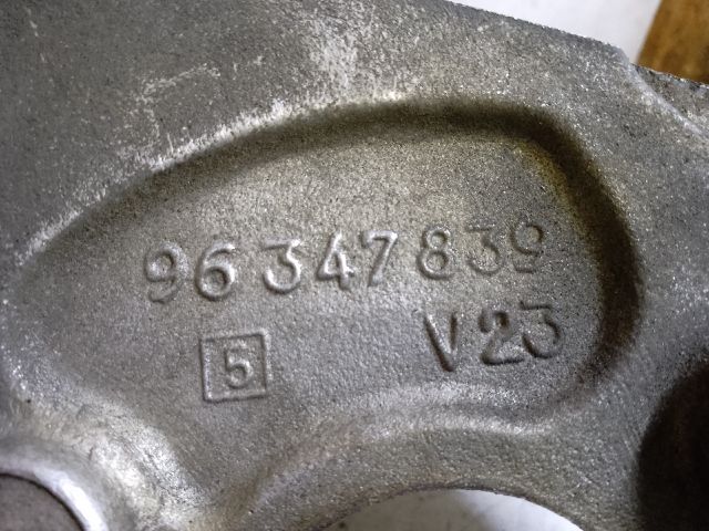 bontott PEUGEOT 306 Adagoló Tartó Bak