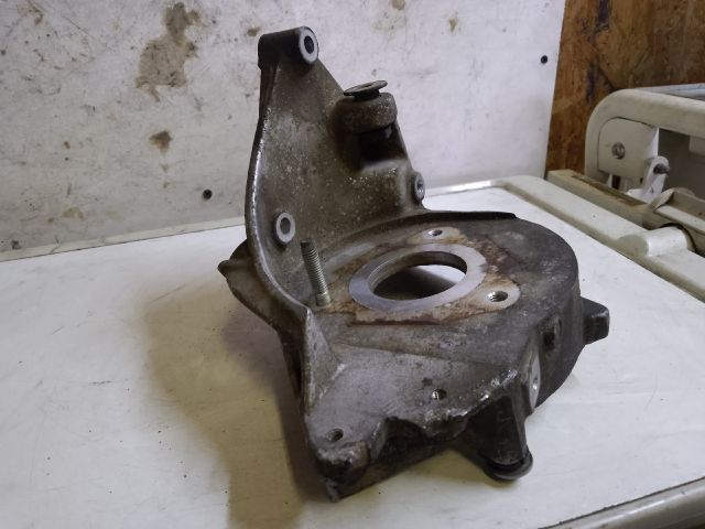 bontott PEUGEOT 306 Adagoló Tartó Bak