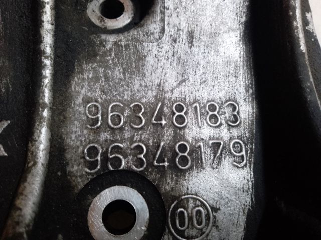 bontott PEUGEOT 306 Generátor Tartó Bak