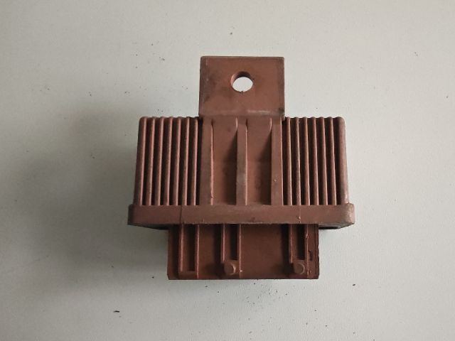 bontott PEUGEOT 306 Üzemanyag Szivattyú Relé