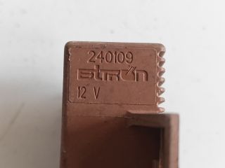 bontott PEUGEOT 306 Üzemanyag Szivattyú Relé