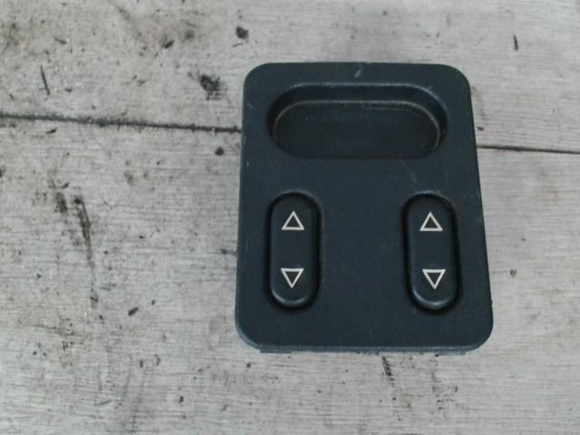 bontott PEUGEOT 306 Ablakemelő Kapcsoló Szett