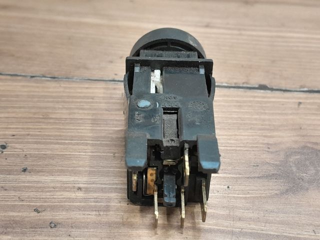 bontott PEUGEOT 306 Ablakfűtés Kapcsoló