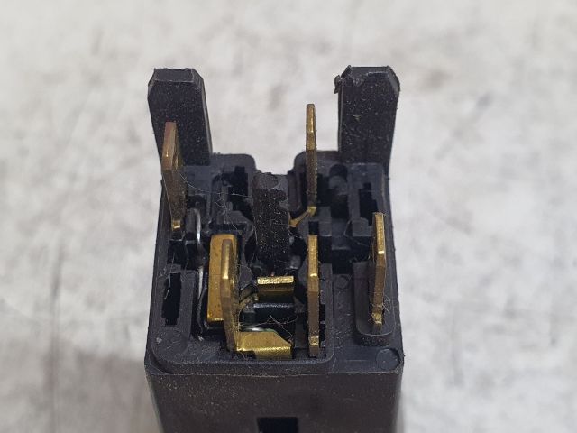 bontott PEUGEOT 306 Ablakfűtés Kapcsoló