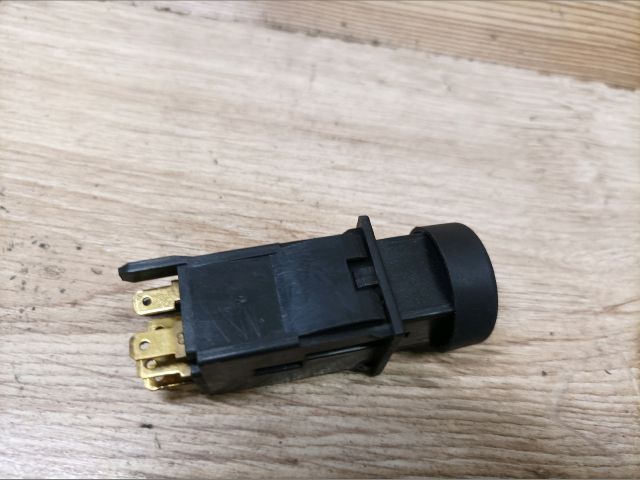 bontott PEUGEOT 306 Ablakfűtés Kapcsoló