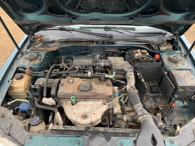 bontott PEUGEOT 306 Ablakmosó Tartály