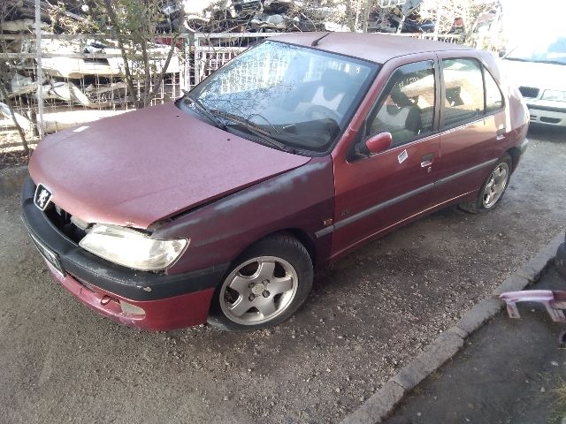 bontott PEUGEOT 306 Bal első Ablak Légterelő