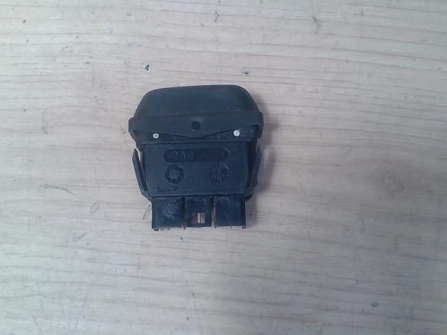 bontott PEUGEOT 306 Bal első Ablakemelő Kapcsoló