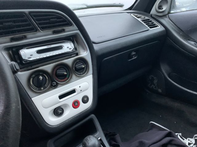 bontott PEUGEOT 306 Bal első Ajtó (Részeivel)