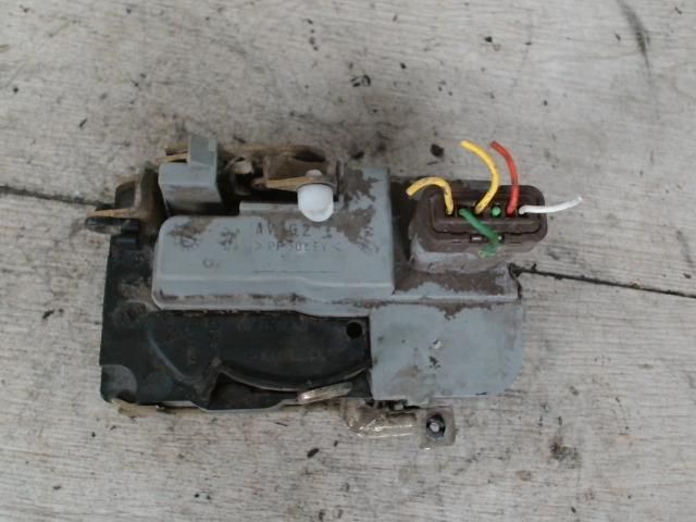 bontott PEUGEOT 306 Bal első Ajtózár