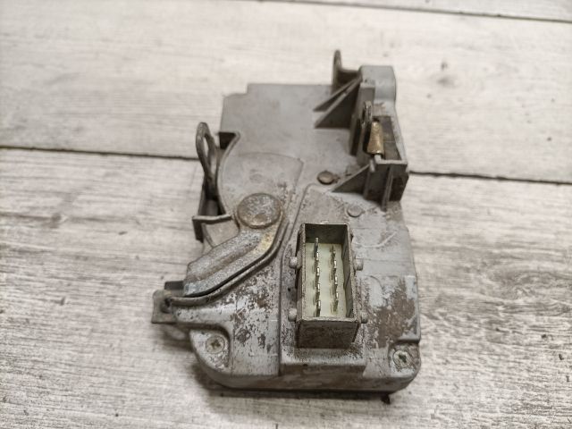 bontott PEUGEOT 306 Bal első Ajtózár