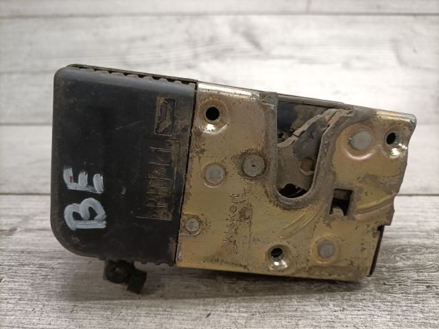 bontott PEUGEOT 306 Bal első Ajtózár