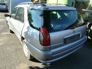 bontott PEUGEOT 306 Bal első Dobbetét (Kerékjárati, Műanyag)