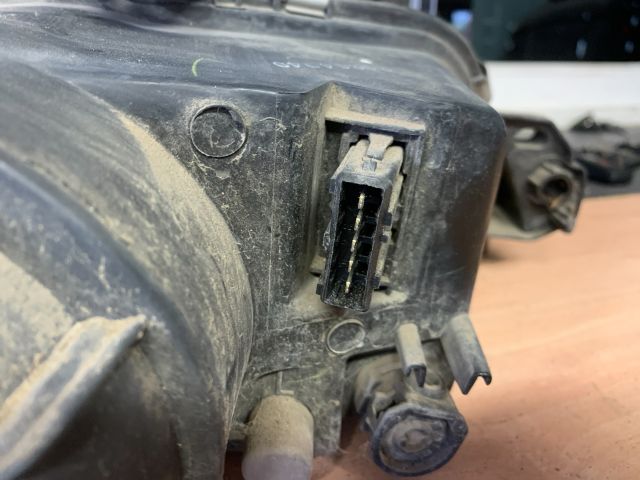 bontott PEUGEOT 306 Bal Fényszóró