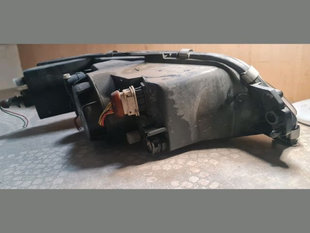 bontott PEUGEOT 306 Bal Fényszóró