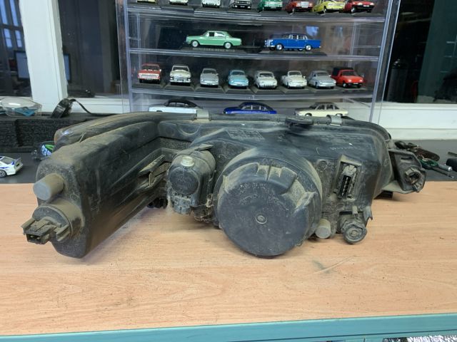 bontott PEUGEOT 306 Bal Fényszóró