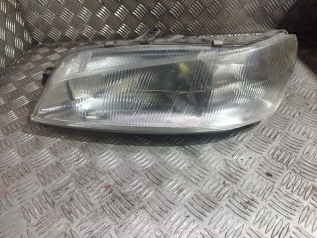 bontott PEUGEOT 306 Bal Fényszóró
