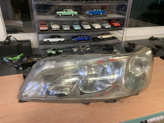bontott PEUGEOT 306 Bal Fényszóró