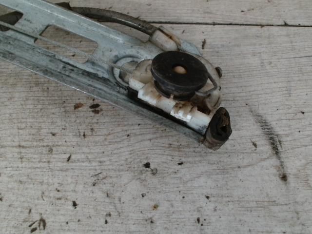 bontott PEUGEOT 306 Bal hátsó Ablakemelő Szerkezet (Elektromos)