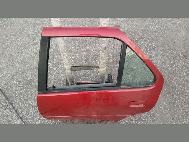 bontott PEUGEOT 306 Bal hátsó Ajtó (Részeivel)