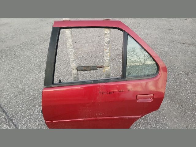 bontott PEUGEOT 306 Bal hátsó Ajtó (Részeivel)
