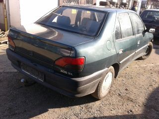 bontott PEUGEOT 306 Bal hátsó Ajtó (Üres lemez)