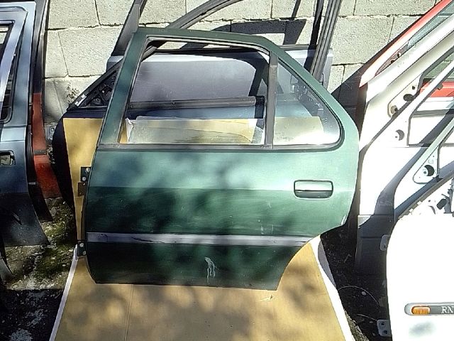 bontott PEUGEOT 306 Bal hátsó Ajtó (Üres lemez)
