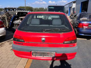 bontott PEUGEOT 306 Bal hátsó Ajtó (Üres lemez)