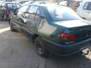 bontott PEUGEOT 306 Bal hátsó Ajtó (Üres lemez)