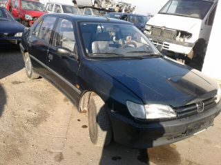 bontott PEUGEOT 306 Bal hátsó Ajtó (Üres lemez)