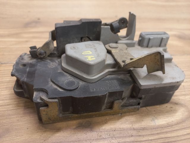 bontott PEUGEOT 306 Bal hátsó Ajtózár