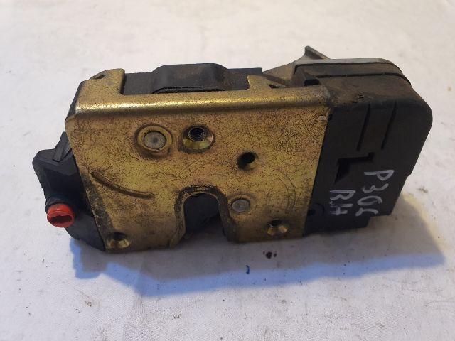 bontott PEUGEOT 306 Bal hátsó Ajtózár