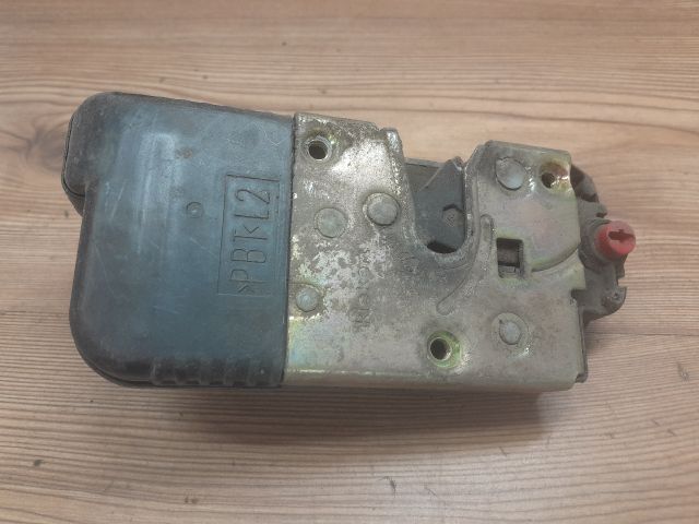 bontott PEUGEOT 306 Bal hátsó Ajtózár