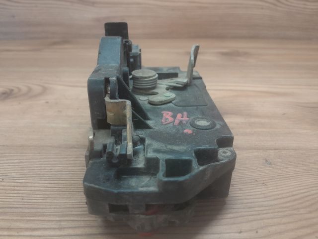 bontott PEUGEOT 306 Bal hátsó Ajtózár