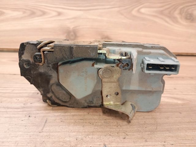 bontott PEUGEOT 306 Bal hátsó Ajtózár