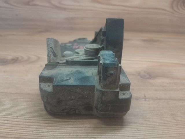 bontott PEUGEOT 306 Bal hátsó Ajtózár